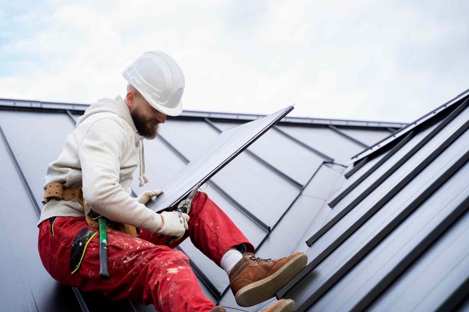 7 Signs You Need to Replace Your Roof and How AMS Renovations Can Assist You As Roofing Contractor